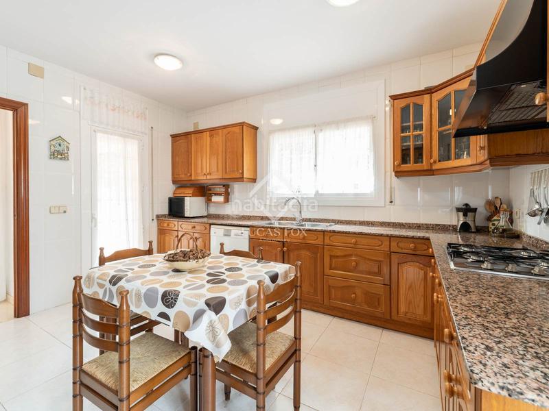 Foto 711f5939-48f0-4583-9e9d-b4264142bda7. Xalet amb calefacció aparcament piscina a Montmar Castelldefels