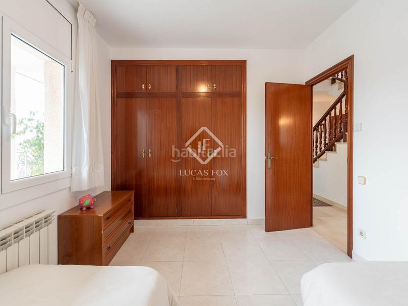 Foto 7edbd569-6d50-4753-90e2-3f2c97e920ad. Xalet amb calefacció aparcament piscina a Montmar Castelldefels