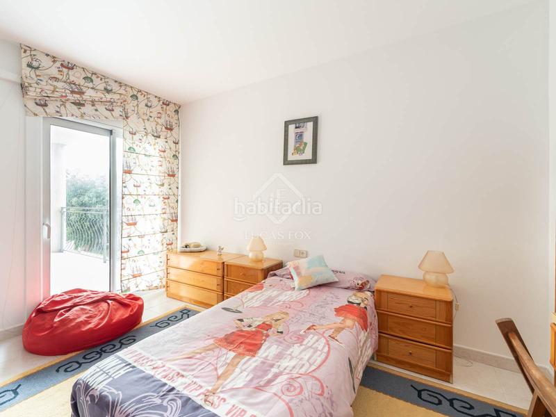 Foto 8d901b29-796a-4eb7-be7b-6575a73cc273. Xalet amb calefacció aparcament piscina a Montmar Castelldefels