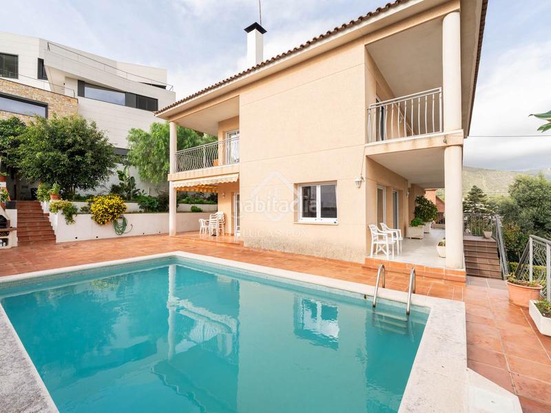 Foto f8f0b8de-d3e1-473c-96fb-b9842c1dea90. Xalet amb calefacció aparcament piscina a Montmar Castelldefels