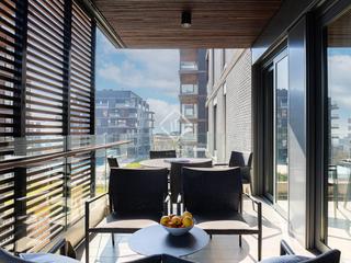 Pis a Finestrelles. Piso de diseo con terraza y vistas al mar en exclusiva urbaniza