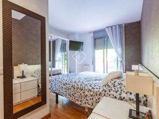 Piso en Can Bou. Piso en planta baja del 2001 con jardín privado en venta en can