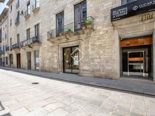 Pis a Centre-Barri Vell. Piso con encanto histórico y comodidades modernas en venta en el