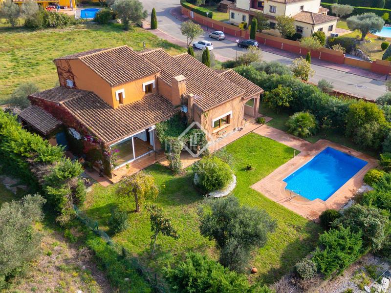 Foto 05b5d941-631a-4d9c-aafc-6be4f1537975. Chalet avec parking piscine dans Peralada