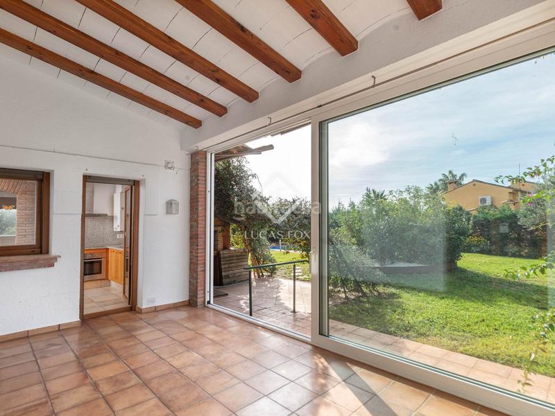 Foto 2a8d9f1d-3d72-43d1-9d70-5c106a0cc6f8. Chalet avec parking piscine dans Peralada