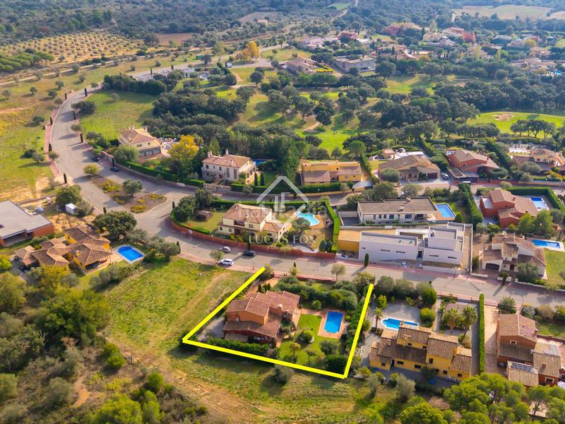 Foto 54be38a8-b0c4-4089-886f-5e1bf98baf57. Chalet avec parking piscine dans Peralada