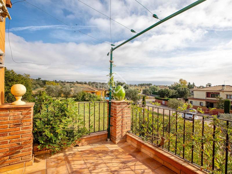 Foto 56160c88-d693-46f2-bd6a-33a5de962448. Chalet avec parking piscine dans Peralada