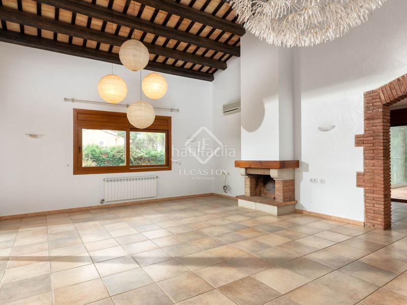 Foto ac11164b-fdbc-446e-b25a-cb96e088a41f. Chalet avec parking piscine dans Peralada