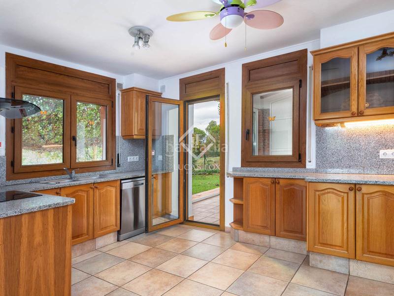 Foto bca0fed2-e99f-4ff0-afcc-0d789caffd36. Chalet avec parking piscine dans Peralada