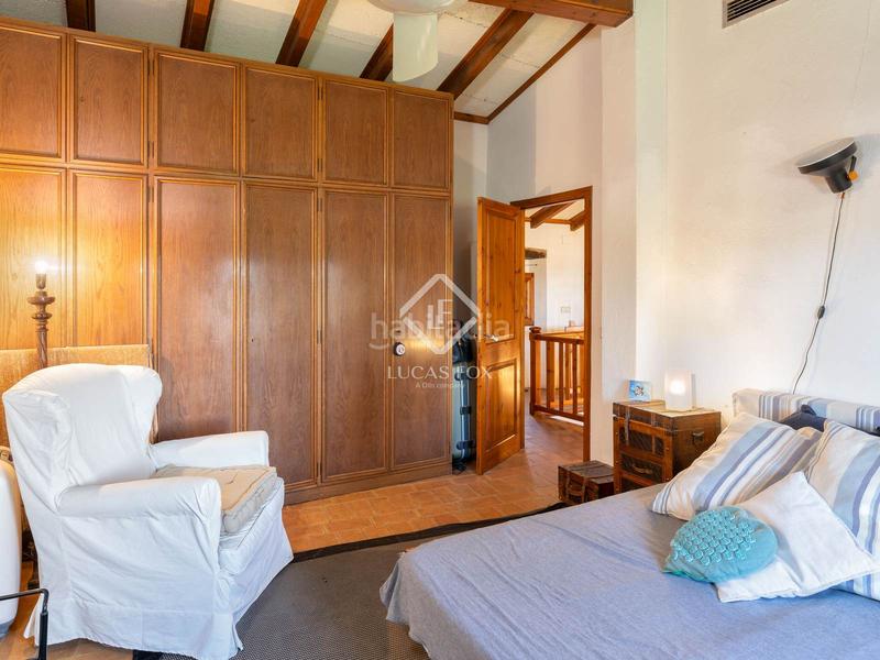 Foto f4087d6d-2415-45f0-ac40-e95c09bd0154. Casale con riscaldamento parcheggio in Bàscara