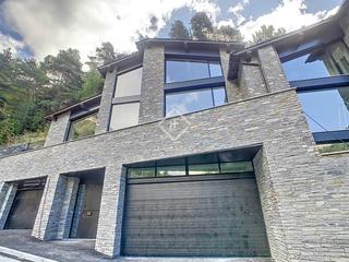 Miete Chalet in Arinsal-Erts. Casa adosada de alto standing de reciente construcción de 3 dorm