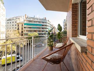 Appartement à Sant Quirze de Besora. Piso de tres dormitorios en venta en el eixample derecho