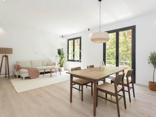 Pis a Sant Quirze de Besora. Piso de tres dormitorios en venta en el eixample derecho