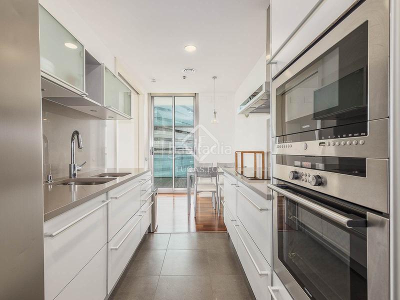 Foto 0c52e194-11c0-4598-8acf-4cf2922a01b5. Etagenwohnung mit heizung parking pool in Diagonal Mar i el Front Marítim del Poblenou Barcelona