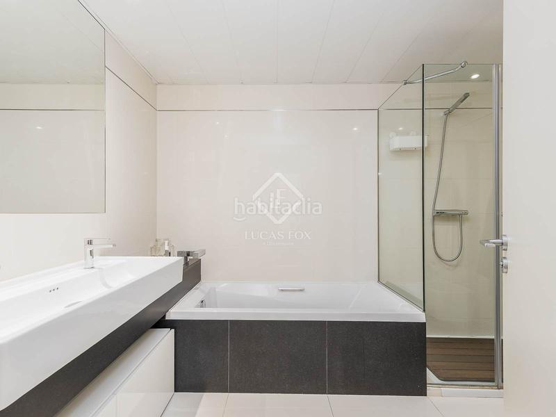 Foto 9d6bb3fd-8de0-4996-b621-1389c0aca69e. Etagenwohnung mit heizung parking pool in Diagonal Mar i el Front Marítim del Poblenou Barcelona