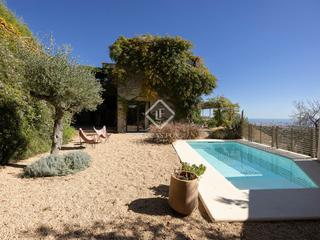 Lloguer Xalet a Sarrià. Villa amueblada de 300 m con jardín de 750 m y piscina en alquil