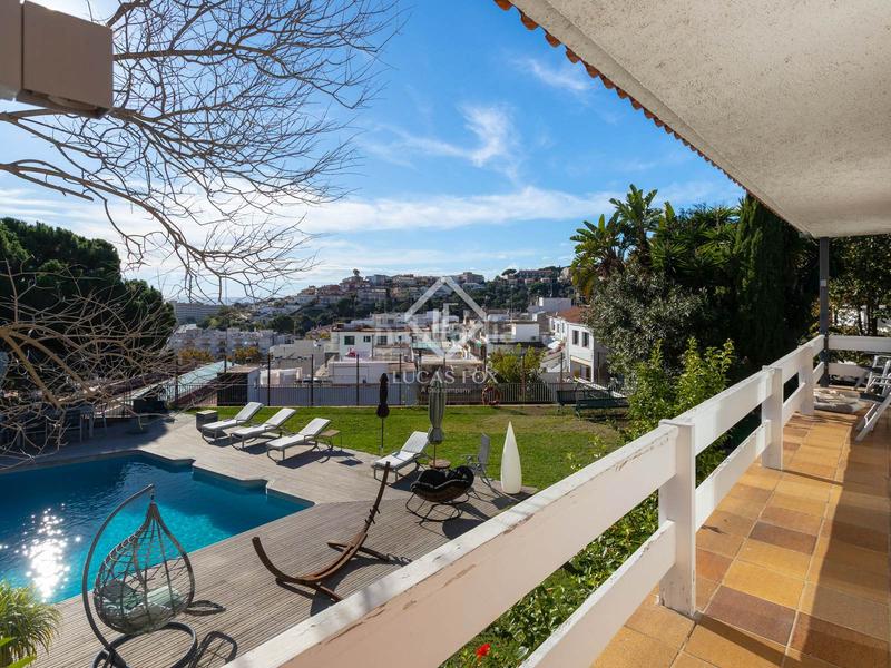 Foto 03b8de9b-e262-4350-8d7b-1a53a5142802. Chalet con riscaldamento parcheggio piscina in Urbanitzacions Sant Pol de Mar