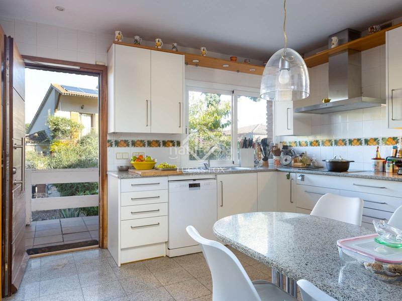 Foto 8cf86701-c739-452b-a374-62b6394a514b. Chalet con riscaldamento parcheggio piscina in Urbanitzacions Sant Pol de Mar