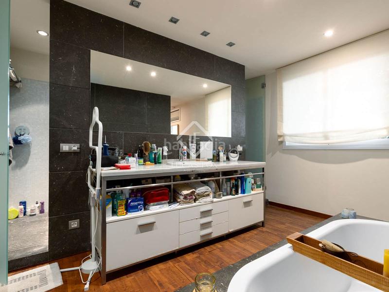 Foto 9e0a56d7-a3ea-493b-bf3a-acd619cfa123. Chalet con riscaldamento parcheggio piscina in Urbanitzacions Sant Pol de Mar