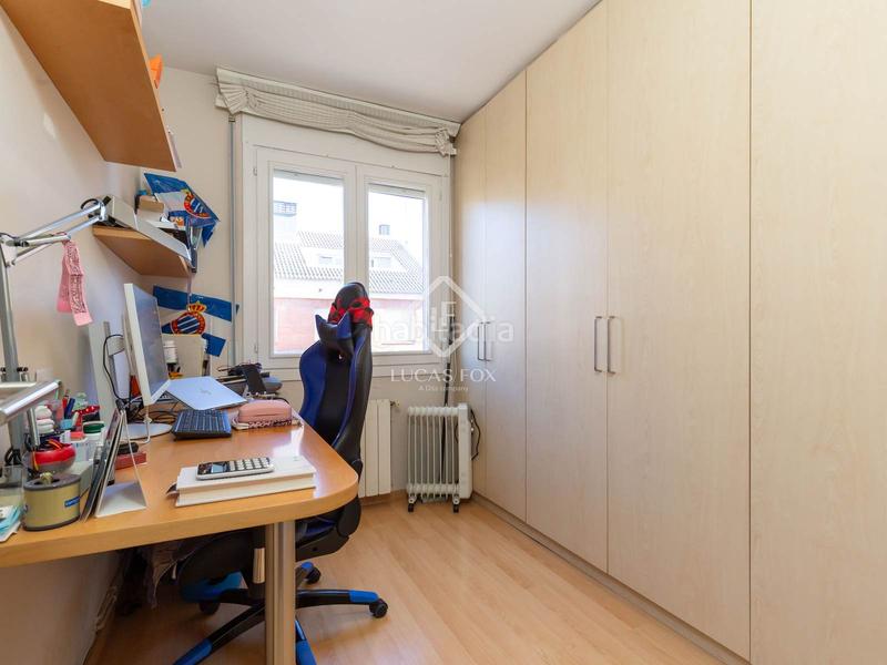 Foto 32c120e2-79c8-491e-84ef-08b6e8bd5061. Chalet with parking in Centre Sant Joan Despí