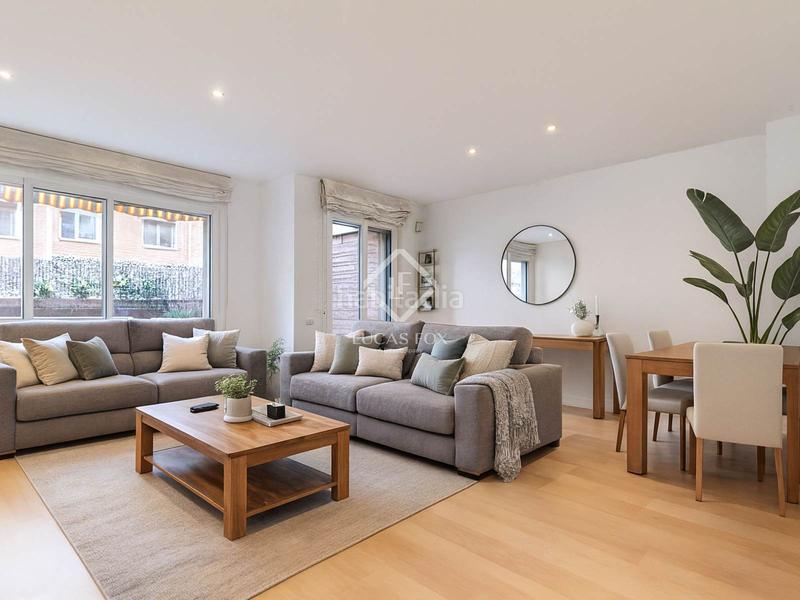 Foto 6a3bce6a-9280-42c9-853d-1c6ec7993eb4. Chalet with parking in Centre Sant Joan Despí