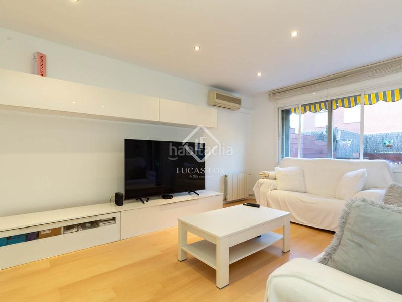 Foto c8cec496-db9d-4779-85f8-ab3d7cd0cdad. Chalet with parking in Centre Sant Joan Despí