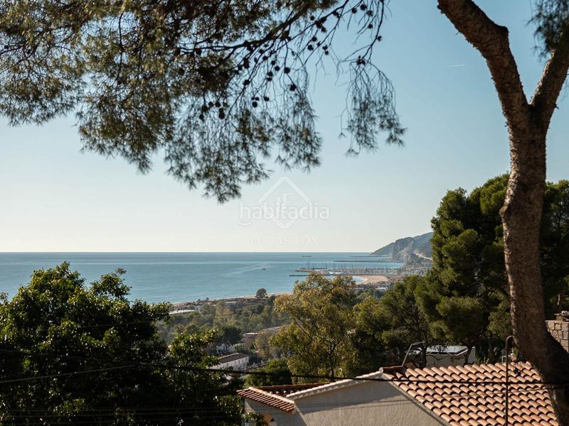Foto 51d5a6d6-9937-43e0-b54e-106503c1ae4a. Chalet mit parking pool in Bellamar Castelldefels