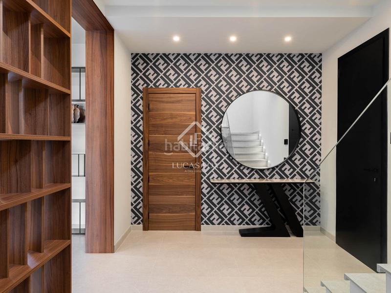 Foto f3395d02-16e5-448b-979c-9d35528dc38d. Chalet mit parking pool in Bellamar Castelldefels