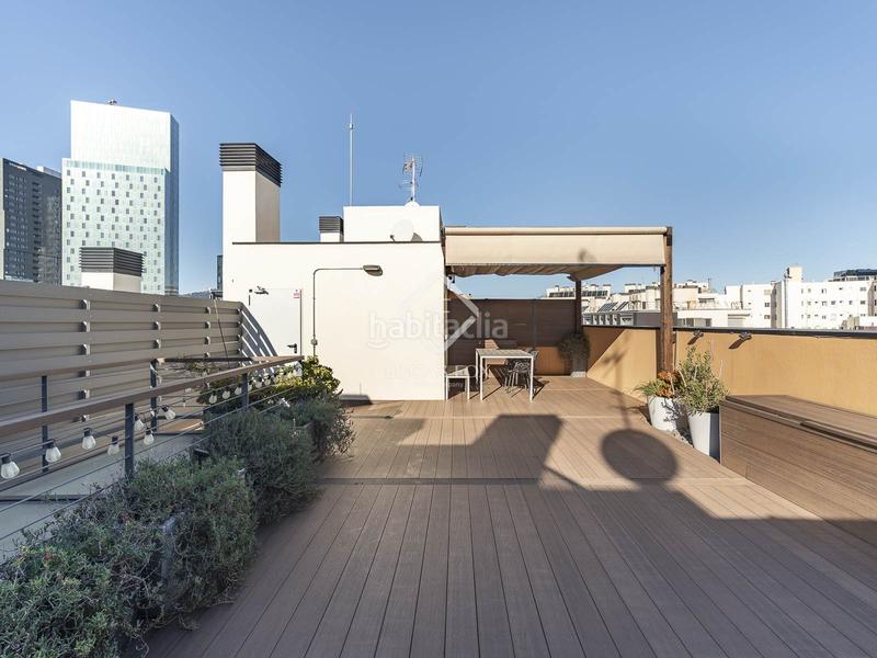 Foto f97fe833-dd6d-47fa-9a65-9e6fdfa2a794. Attique avec chauffage parking dans Poblenou Barcelona