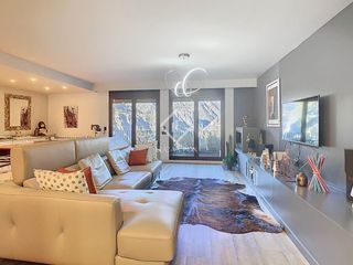 Chalet à Centro. Magnífica casa adosada en excelentes condiciones en venta en st