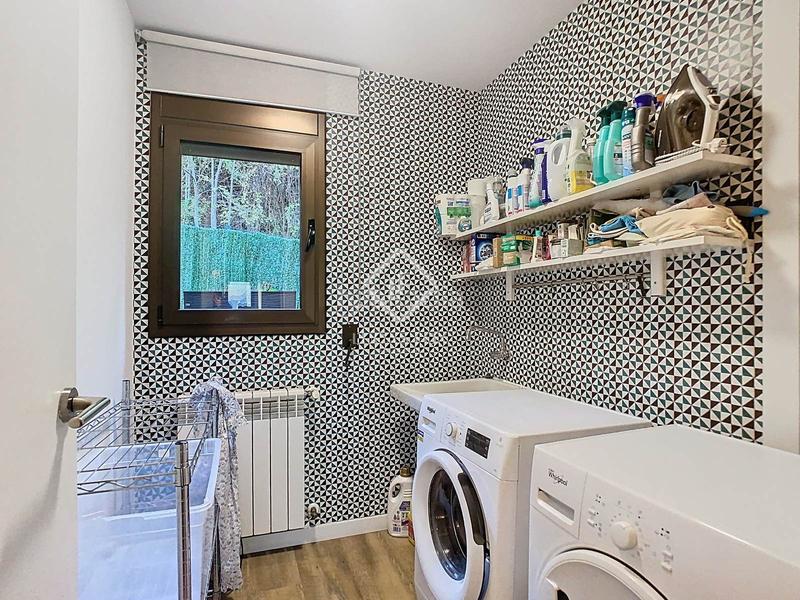 Foto 24d400d8-3186-437f-9743-d1c92e98b94f. Chalet mit heizung parking in Ciudad Universitaria Madrid