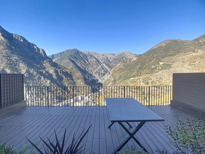 Foto 2c6035f9-df4b-402a-bfb4-61231d69ffe0. Chalet mit heizung parking in Ciudad Universitaria Madrid