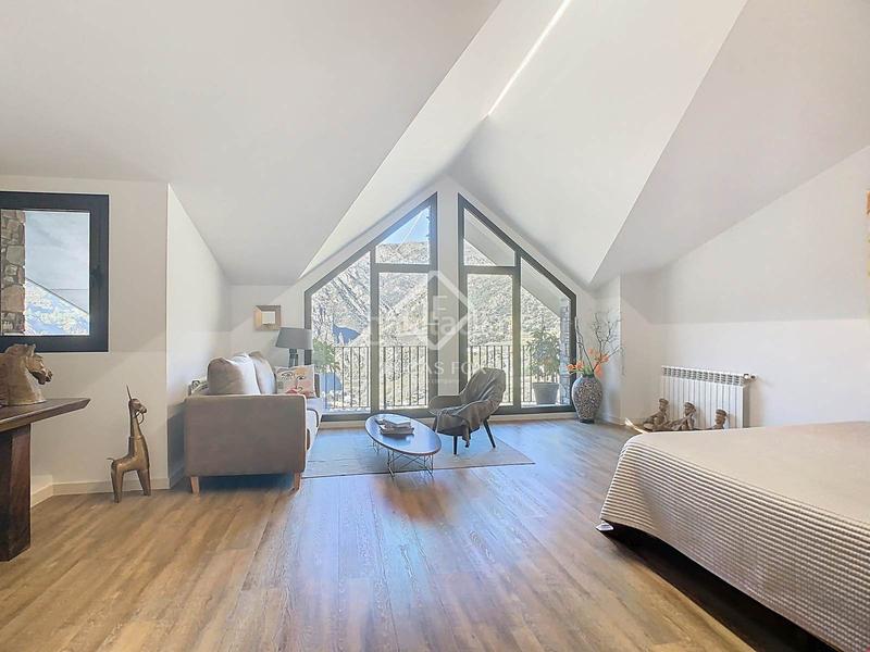 Foto 4d6f28f4-fcbb-4134-acdf-ee34a26b7042. Chalet mit heizung parking in Ciudad Universitaria Madrid