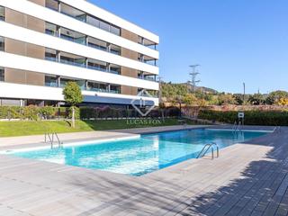 Piso en Mas Lluí - Els Miralls. Piso en excelentes condiciones de 4 dormitorios con 28m terraza