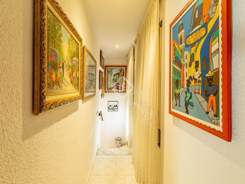 Foto b903c365-9f7b-4dff-8e03-3b667485155f. Chalet avec parking piscine dans Lluminetes Castelldefels