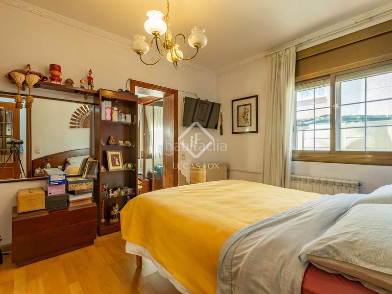 Foto cd0c272b-f2c3-4df9-a2b5-83b3c240a356. Chalet avec parking piscine dans Lluminetes Castelldefels