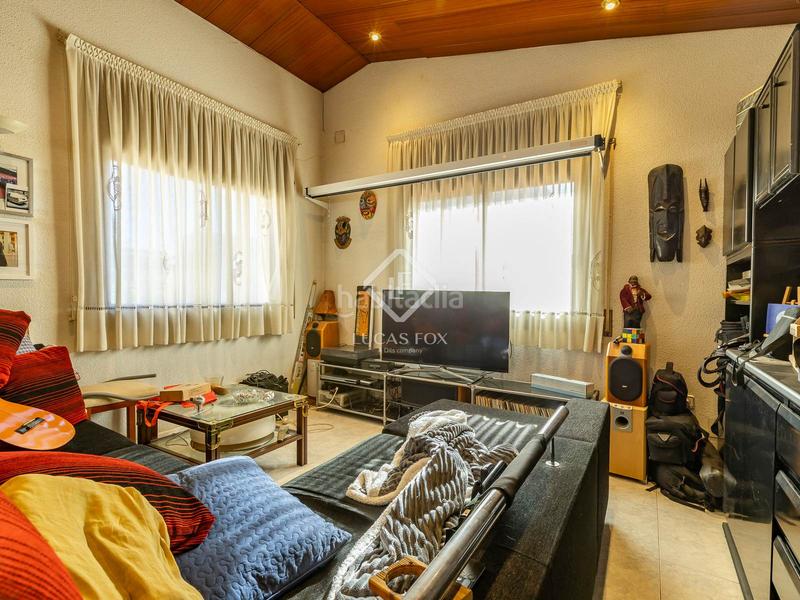 Foto eaecbd4b-d0eb-4bc0-801b-6ba8e066e2e2. Chalet avec parking piscine dans Lluminetes Castelldefels