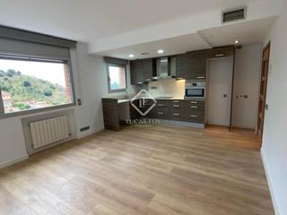 Appartement à Vallcarca - Penitents. Piso de tres dormitorios con terraza de 40 m en venta en gràcia,