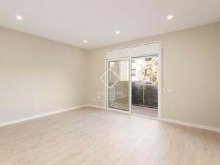 Pis a El Camp de l´Arpa del Clot. Piso en excelentes condiciones de 3 dormitorios en venta en eixa