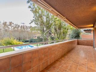 Location Appartement à Parc Central. Excelente piso en alquiler de 3 dormitorios y dos plazas de park