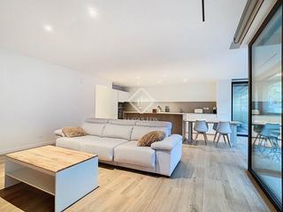 Flat in Els Vilars d´Engordany. Piso en excelentes condiciones de 3 dormitorios con terraza de 1