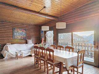 Xalet a Els Cortals. Chalet con 4 dormitorios y vistas panorámicas en venta en encamp