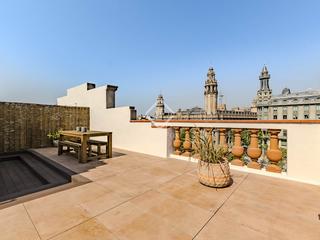 Àtic a St. Pere - Sta. Caterina - El Born. Excelente ático de un dormitorio en venta con terraza privada en