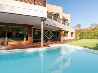 Alquiler Chalet en Golf-Can Trabal. Villa de diseño con piscina en alquiler en golfcan trabal