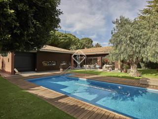 Chalet à Santa Maria Balís - Can Riera - Can Jordi. Exclusiva villa con vistas  y elegante jardín en venta en la cos