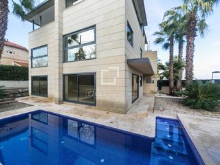 Xalet a Valldoreix. Exclusiva casa unifamiliar en venta en valldoreix, barcelona