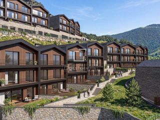 Chalet en Pal-Xixerella. Casa adosada de obra nueva de 4 dormitorios con 58 m de terrazas