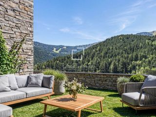 Chalet en Pal-Xixerella. Casa adosada de obra nueva de 4 dormitorios con 79 m de terrazas