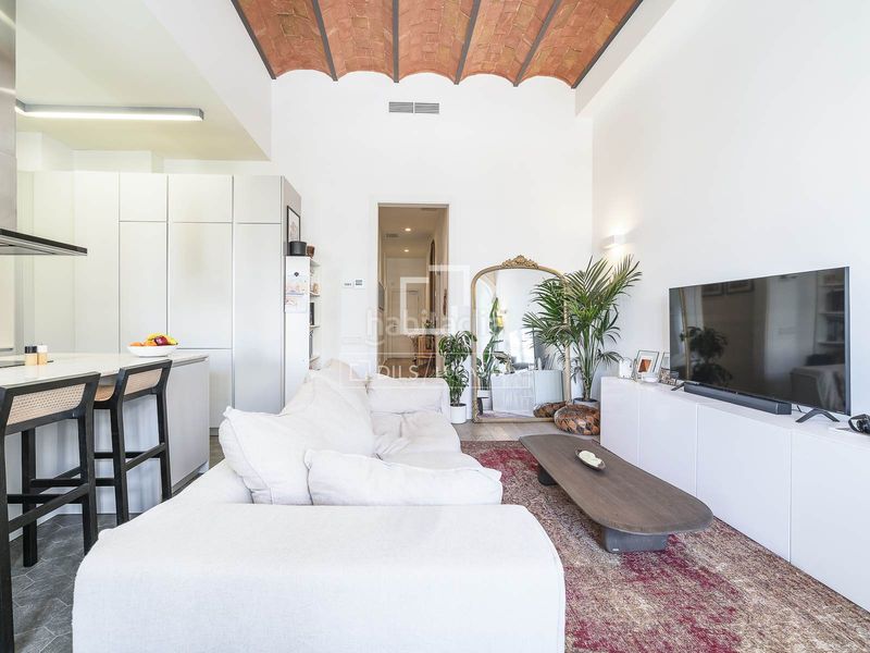 Foto aa1c00df-dd2c-43c6-a5b2-a9e6433ecdee. Piso  en excelentes condiciones de 2 dormitorios en venta en eixample derecho en Barcelona