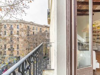 Pis a Sant Antoni. Apartamento de diseño con licencia turística en finca regia en s